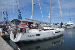boats at dock 2021 Jeanneau Rendezvous