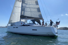 sailing at jeanneau rendezvous