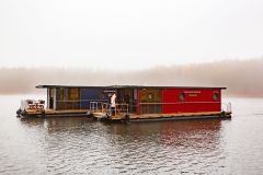 La Mare Apart EL Long Houseboat