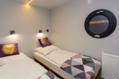 La Mare Apart EL Long Houseboat interior