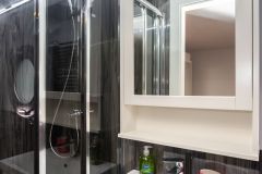 La Mare Apart EL Long Houseboat interior