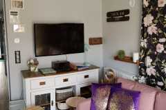 La Mare Apart EL Long Houseboat interior