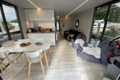La Mare Apart EL Long Houseboat interior