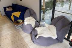 La Mare Apart EL Long Houseboat interior