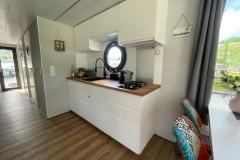 La Mare Apart EL Long Houseboat interior