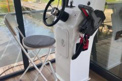 La Mare Apart EL Long Houseboat interior