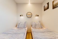 La Mare Apart EL Long Houseboat interior