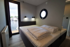 La Mare Apart L Long Houseboat interior
