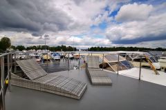 La Mare Apart M Houseboat