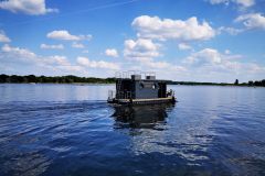 La Mare Apart M Houseboat