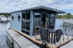 La Mare Apart M Houseboat