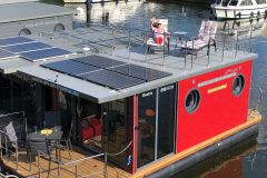 La Mare Apart M Houseboat
