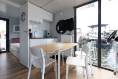 La Mare Apart M Houseboat interior
