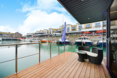 La Mare Apart XL Houseboat