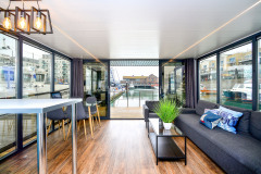 La Mare Apart XL Houseboat interior