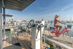 La Mare Apart XS Houseboat