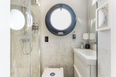 La Mare Apart XS Houseboat interior