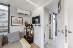 La Mare Apart XS Houseboat interior