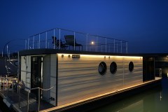 La Mare Apart XXL Houseboat 