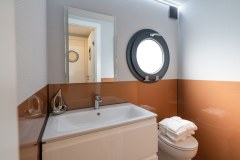 La Mare Apart XXL Houseboat  interior