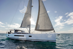 Jeanneau Yachts 65 Sailing