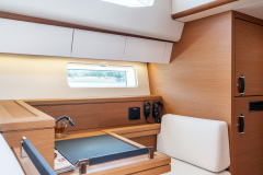 Jeanneau Yachts 65 Interior