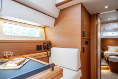 Jeanneau Yachts 65 Interior