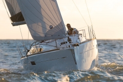 Sailing lifestyle onboard Jeanneau 349