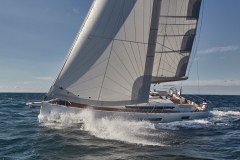 Jeanneau 440 sailing