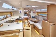 Jeanneau 440 Interior