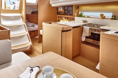 Jeanneau 440 Interior
