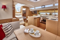 Jeanneau 440 Interior