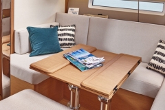 Jeanneau 440 Interior