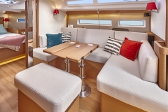 Jeanneau 440 Interior