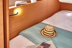 Jeanneau 440 Interior