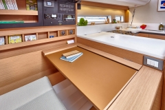Jeanneau 440 Interior