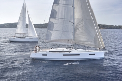 Jeanneau Sun Odyssey 490 sailing