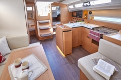 Jeanneau 410 Interior