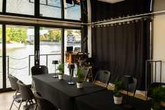 La Mare Modern 15 Houseboat interior