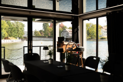 La Mare Modern 15 Houseboat interior