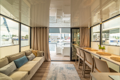 La Mare 11 Houseboat interior