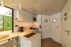 La Mare 11 Houseboat interior