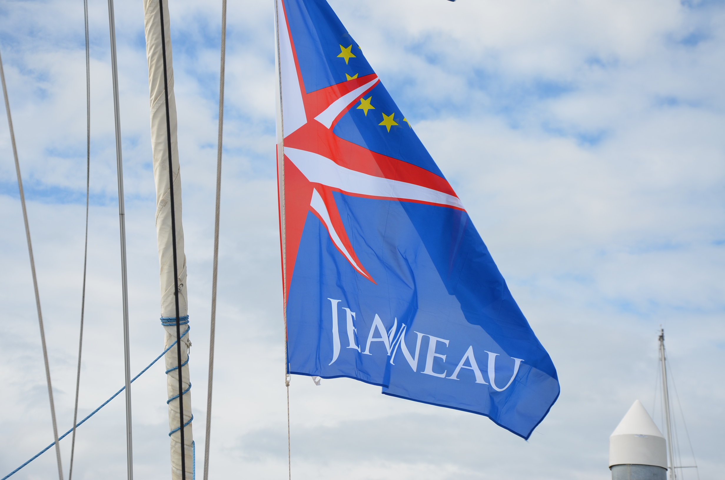 jeanneau flag